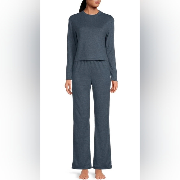 NWT...UGG LOUNGE APPAREL SET  M - Picture 2 of 5